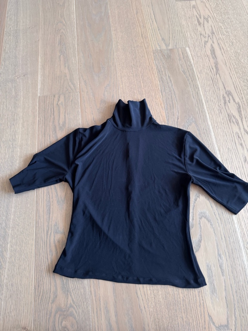 Norma Kamali 3/4 sleeve top